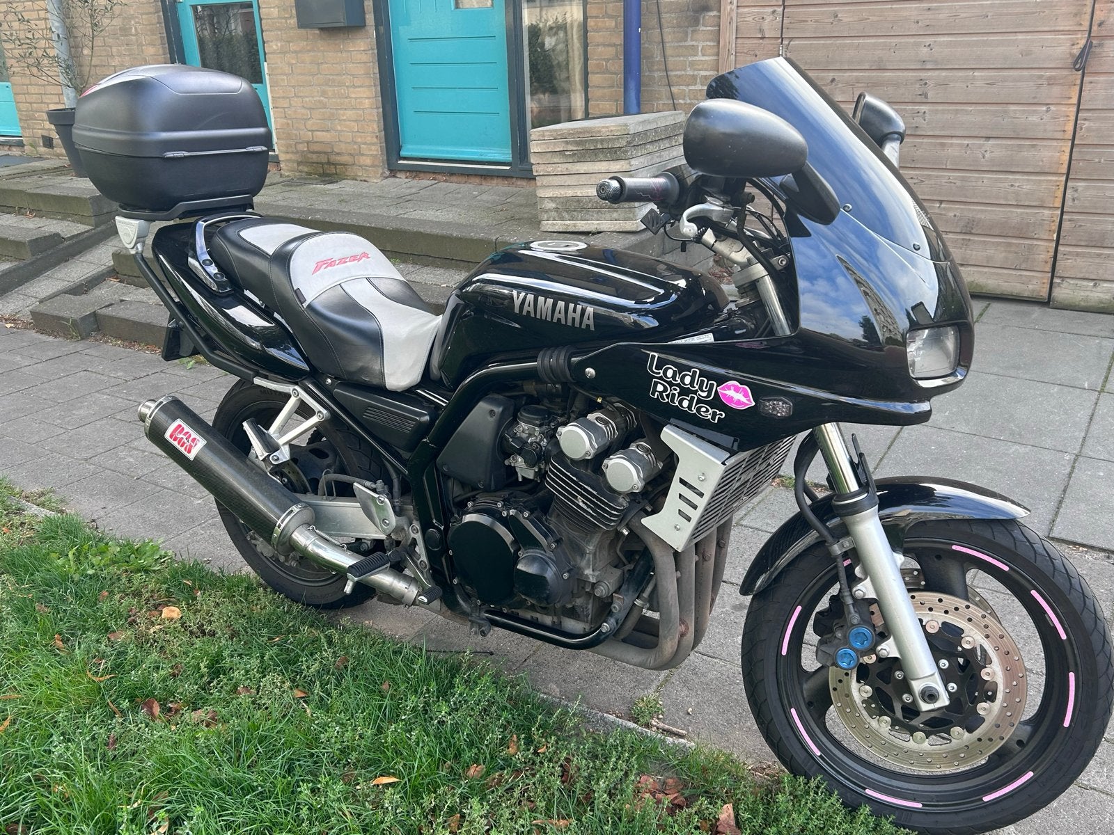 Yamaha Fazer met extra verlaagd zadel en handvatverwarming, Handvatverwarming, 4 cilinders, Gebruikt, Particulier