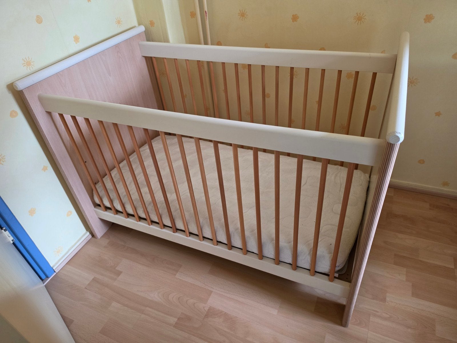 Babybedje met commode (1999) - zo goed als nieuw
