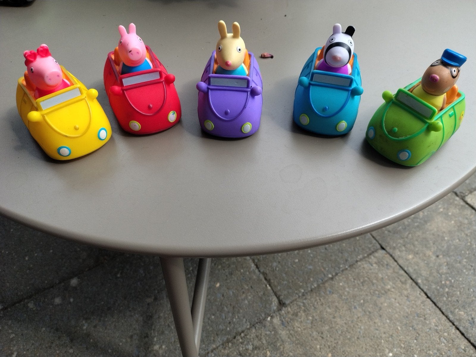Peppa Pig speelgoedauto's met figuren - set van 5, Ophalen of Verzenden, Gebruikt