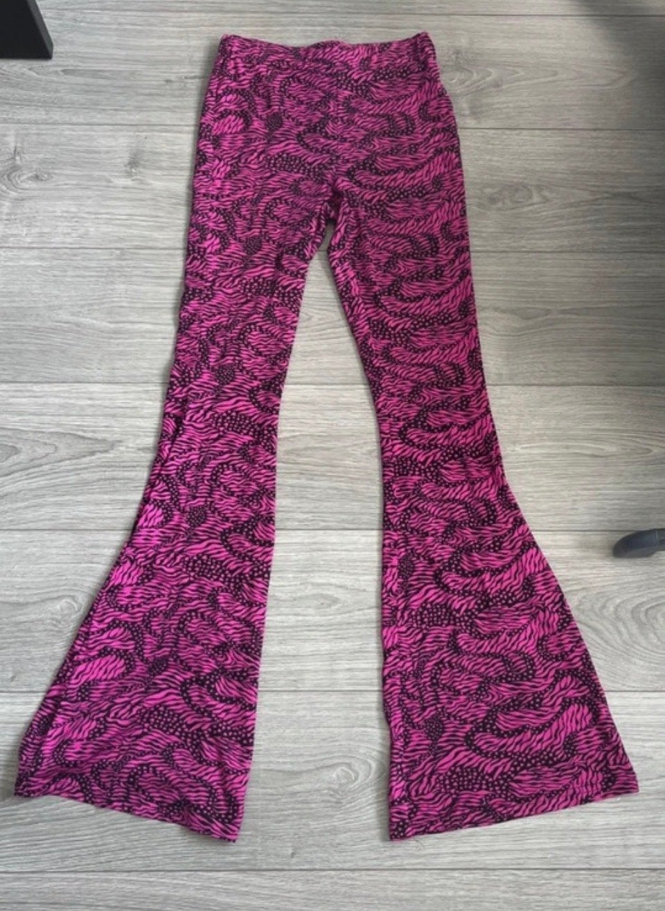 Roze flared broek met zebraprint, Ophalen of Verzenden, Zo goed als nieuw, Roze, Maat 36 (S)