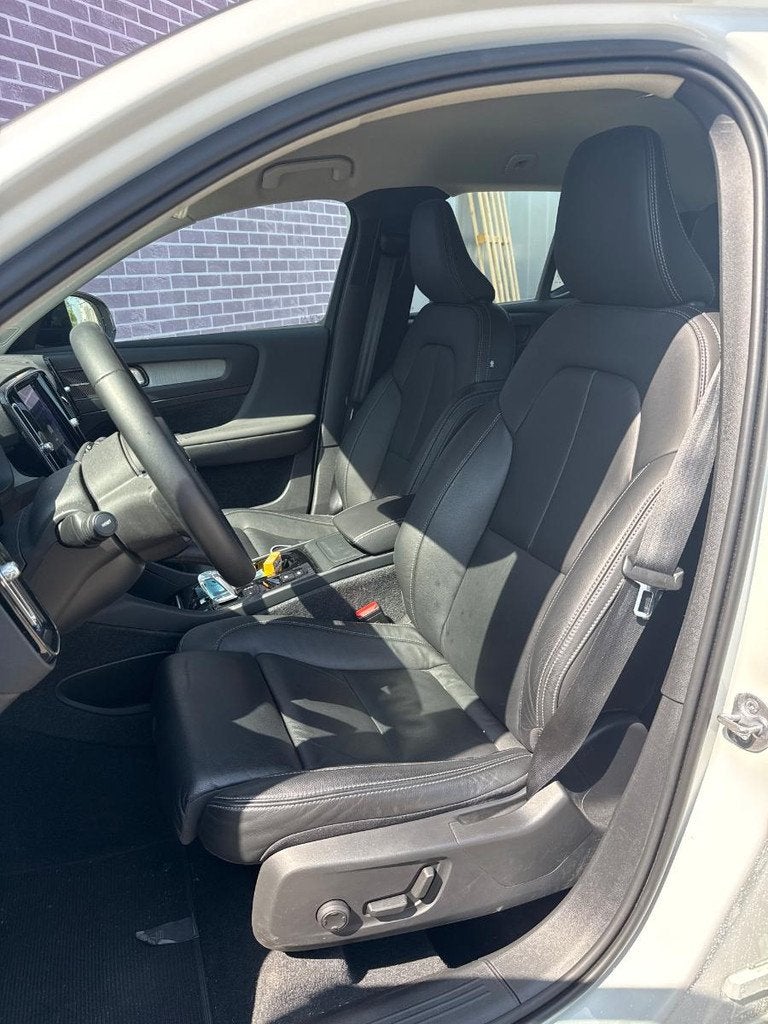 Volvo XC40 2.0 B3 Plus Dark | Trekhaak | 360 Graden Camera |, 12 maanden, Gebruikt, Euro 6, 4 cilinders