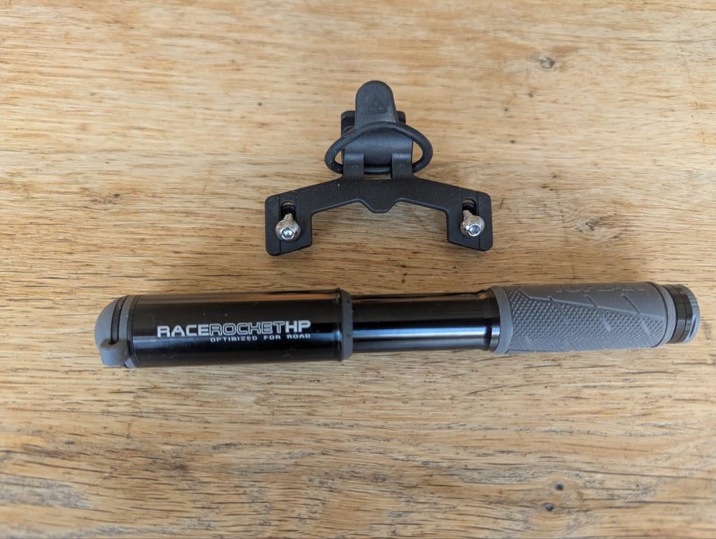 Topeak RaceRocket HP Fietspomp met Houder, Ophalen of Verzenden, Zo goed als nieuw