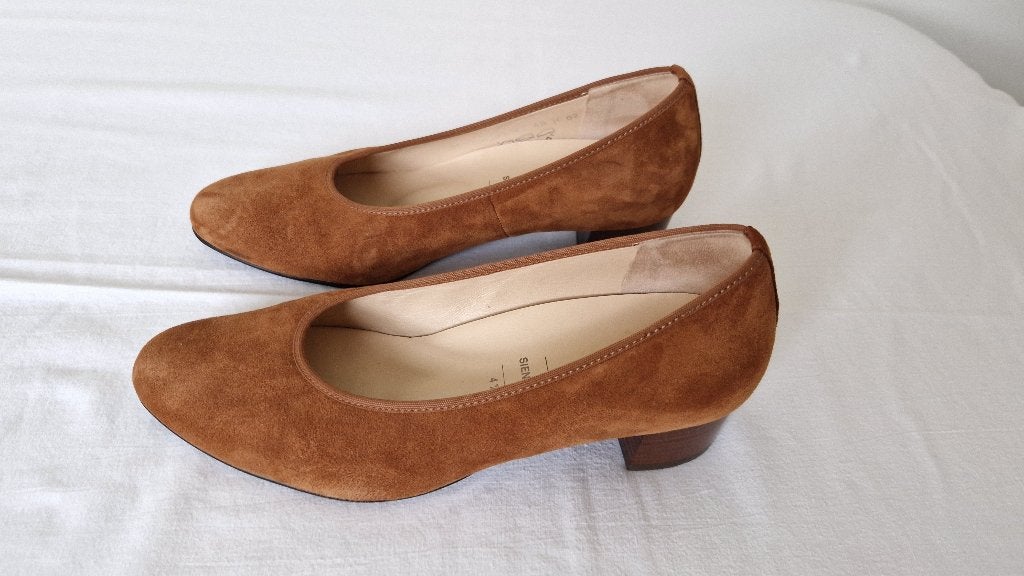 Cognackleurige suède damesschoenen maat 37,5, Pumps, Overige kleuren, Ophalen of Verzenden, Zo goed als nieuw