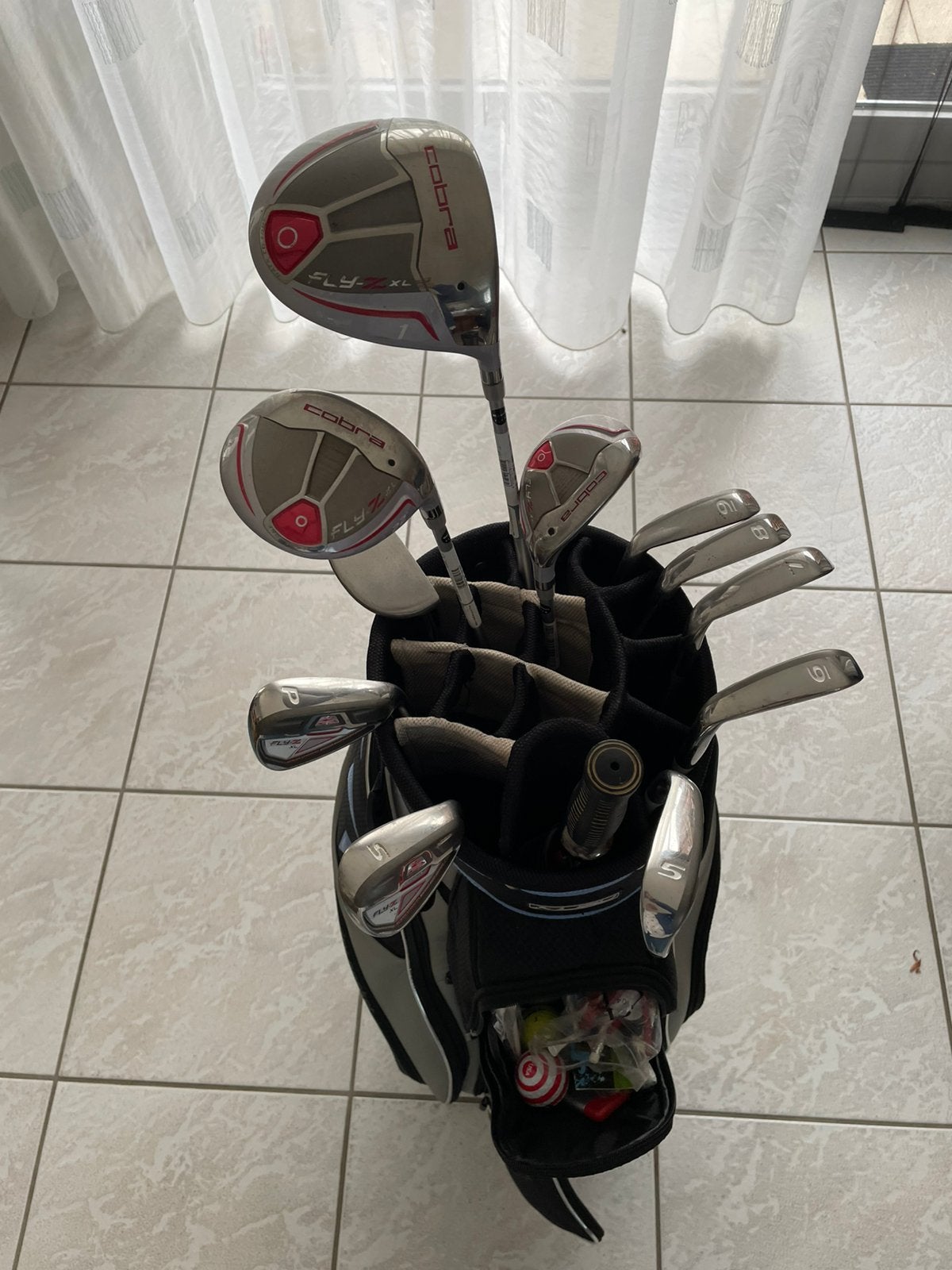 Golftas + 11sticks en paraplu., Ophalen, Zo goed als nieuw, Tas