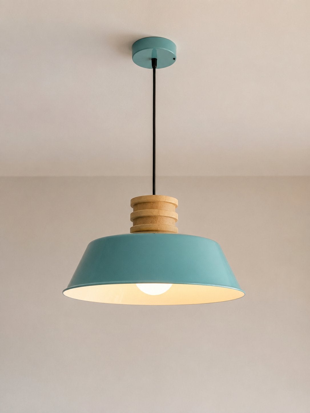 Industriële hanglamp in groen metaal, Huis en Inrichting, Lampen | Hanglampen, Ophalen of Verzenden, Zo goed als nieuw, Metaal