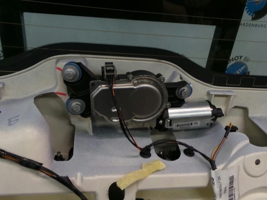 VOLVO V70 RUITENWISSERMOTOR ACHTER 2012, Ophalen of Verzenden, Gebruikt, ARN erkend