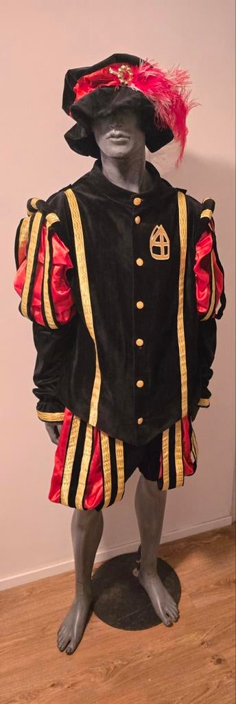 Pietenpak Malaga Zwart Rood XXL - Compleet & Gestoomd, Diversen, Sinterklaas, Ophalen, Zo goed als nieuw