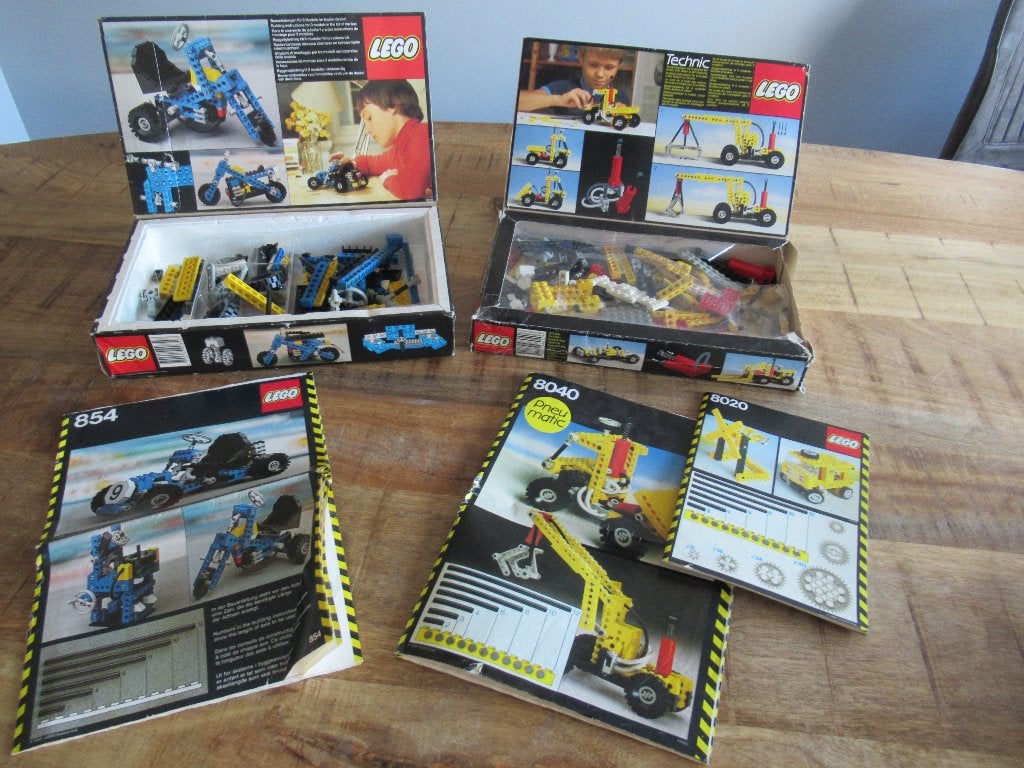 2x Technische Lego Technic Pneumatic 854 + 8040 onderdelen, Ophalen of Verzenden, Gebruikt, Lego, Technic