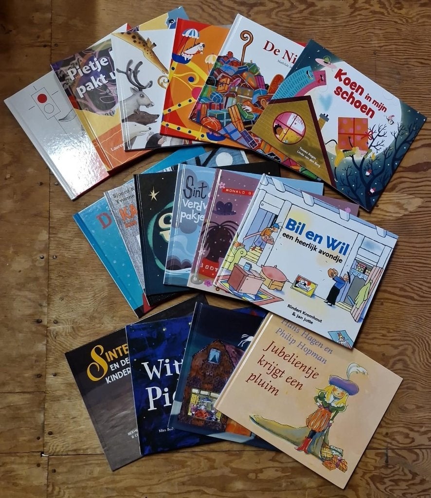 16 sinterklaasboeken, Boeken, Ophalen of Verzenden, Zo goed als nieuw, Fictie algemeen
