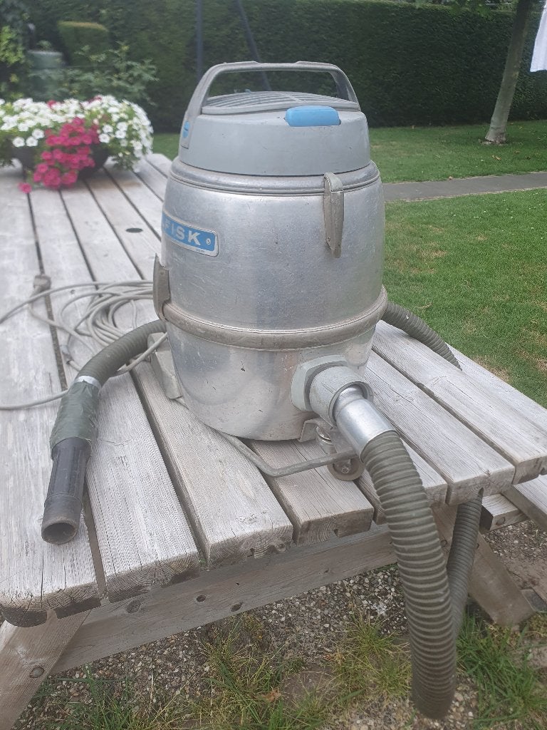 Vintage Excelsior stofzuigers en een Nilfisk, Ophalen