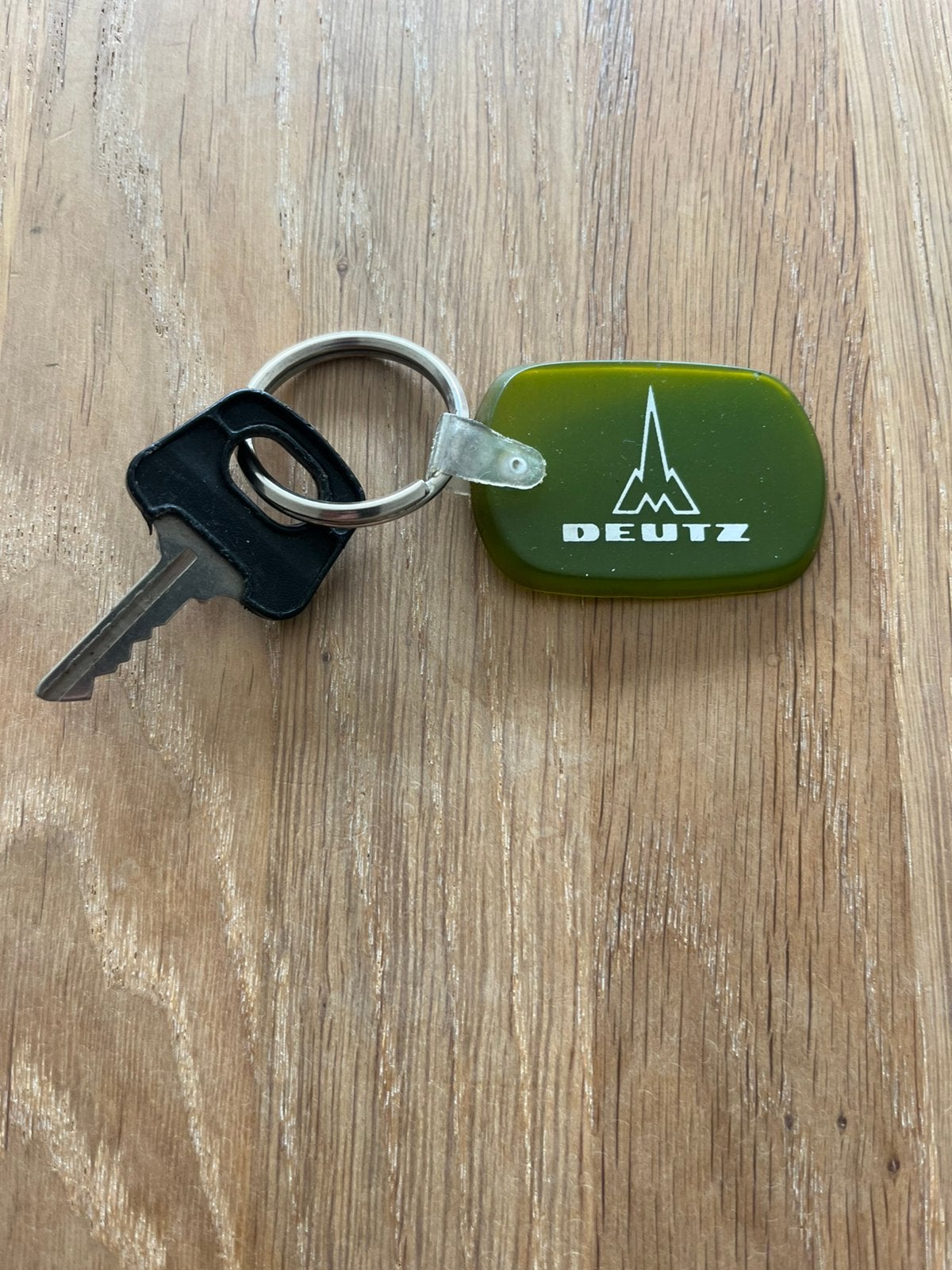 Deutz 06 serie universele sleutel, Verzamelen, Sleutelhangers, Ophalen of Verzenden, Zo goed als nieuw