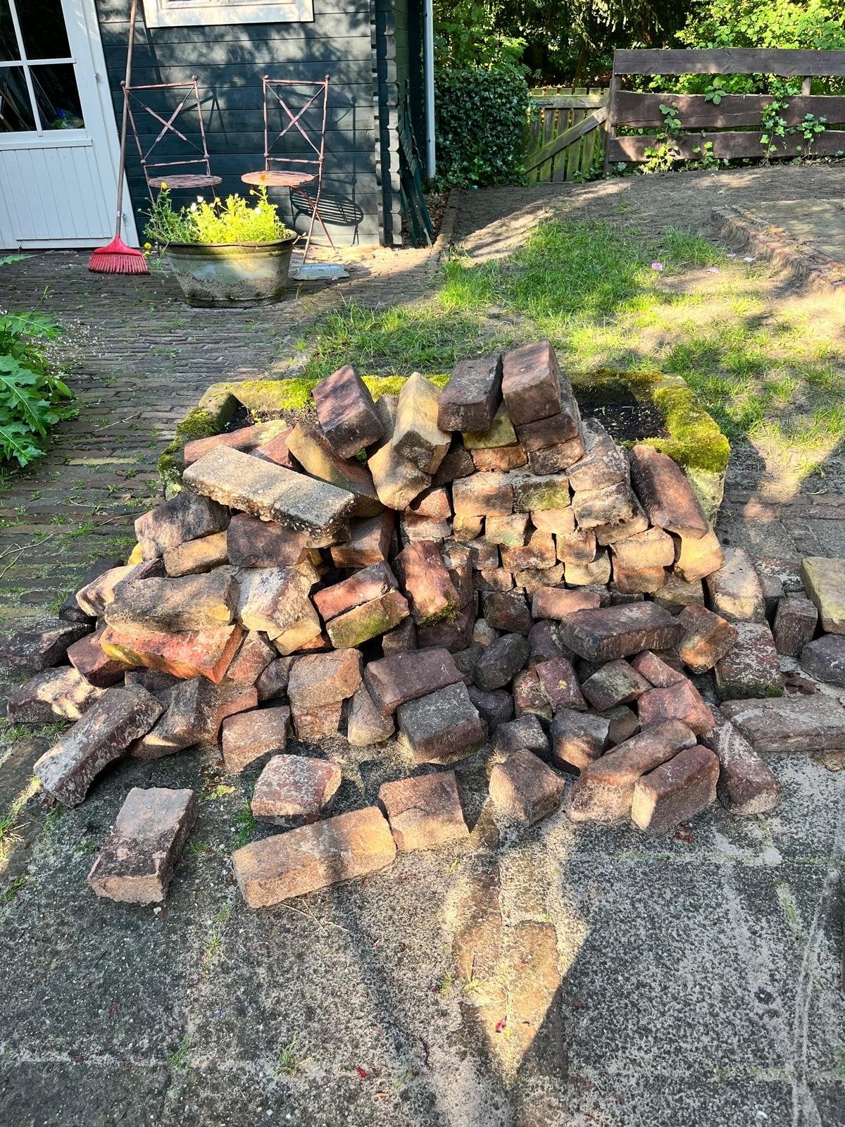 Gebruikte klinkers (waaltjes) voor tuin of oprit, Tuin en Terras, Ophalen, Gebruikt, Klinkers, 10 m² of meer