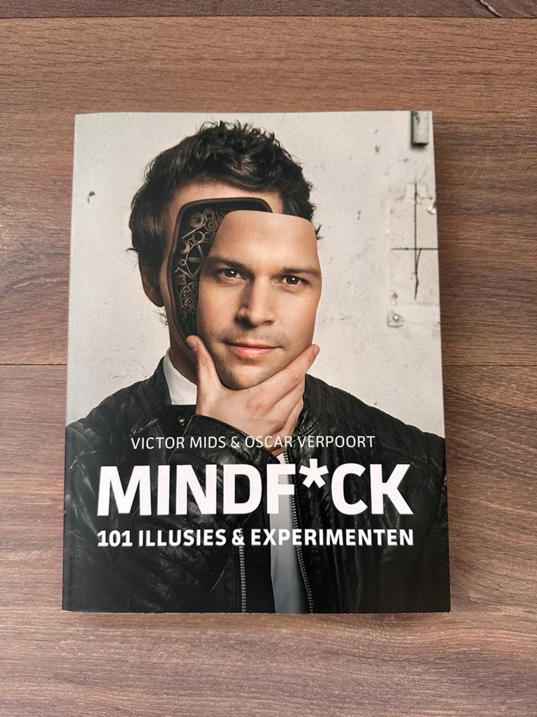 MINDF*CK boek - Victor Mids & Oscar Verpoort, Ophalen of Verzenden, Zo goed als nieuw, Overige onderwerpen