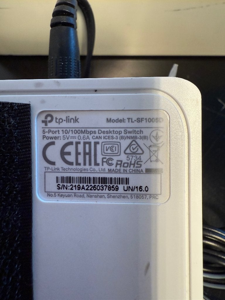 Desktop Switch, Computers en Software, Netwerk switches, Ophalen of Verzenden, Gebruikt