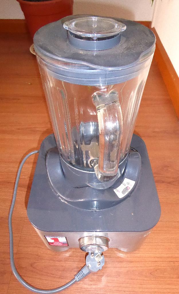 Kenwood multipro keukenmachine FP970, Witgoed en Apparatuur, Keukenmixers, 4 liter of meer, Ophalen, Zo goed als nieuw, 3 snelheden of meer
