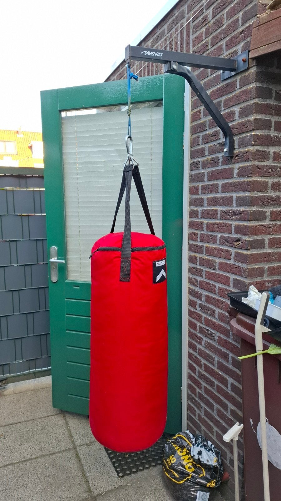 Bokszak met beugel - OUTSHOCK, Sport en Fitness, Boksen, Ophalen, Gebruikt, Bokszak