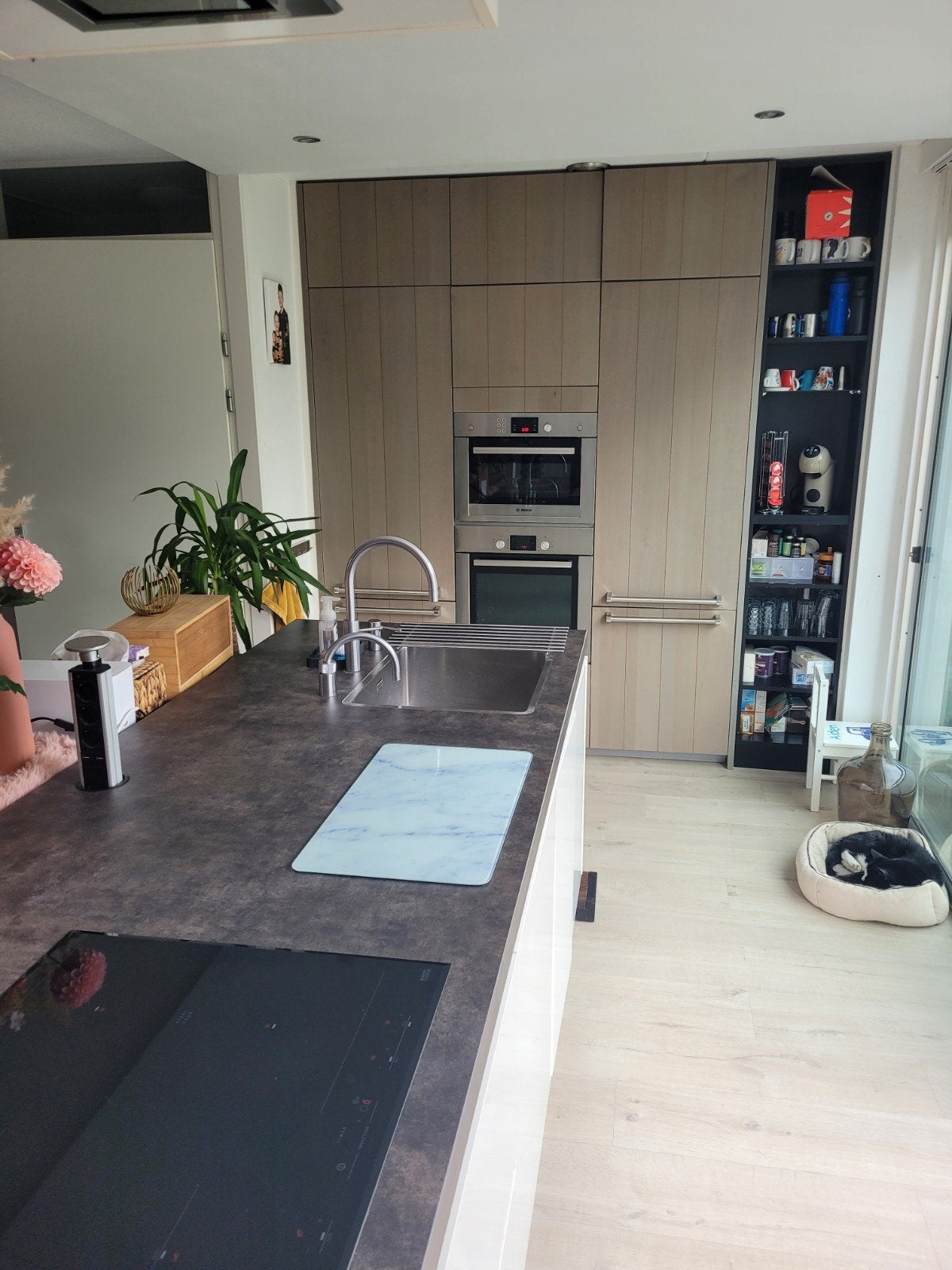 Moderne keuken met eiland en kastenwand, Huis en Inrichting, Keuken | Complete keukens, Ophalen, Gebruikt
