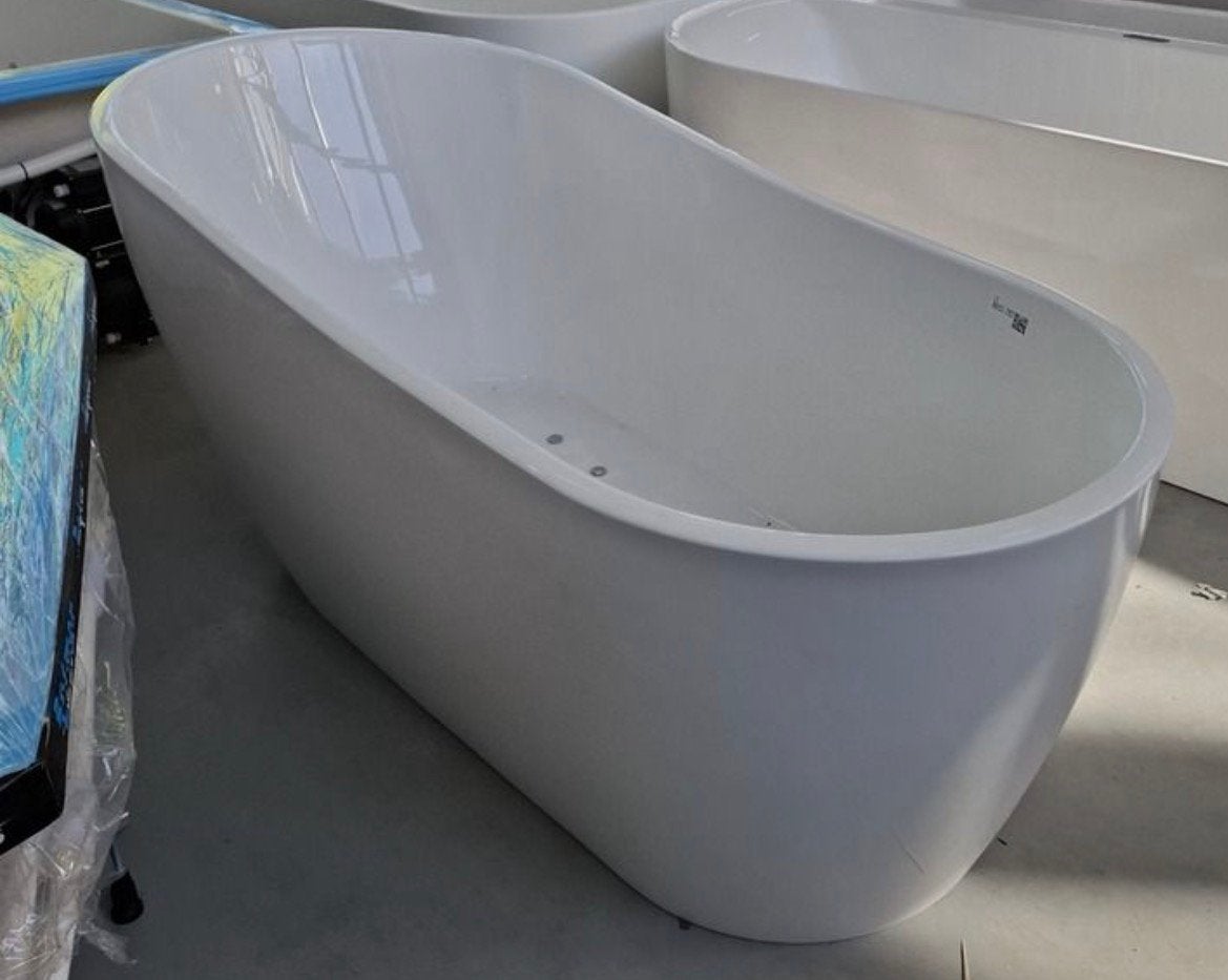 Wiesbaden Ligbad Airjets| Bubbelbad| Showroom model| Nieuw, Huis en Inrichting, Badkamer | Complete badkamers, Ophalen, Nieuw