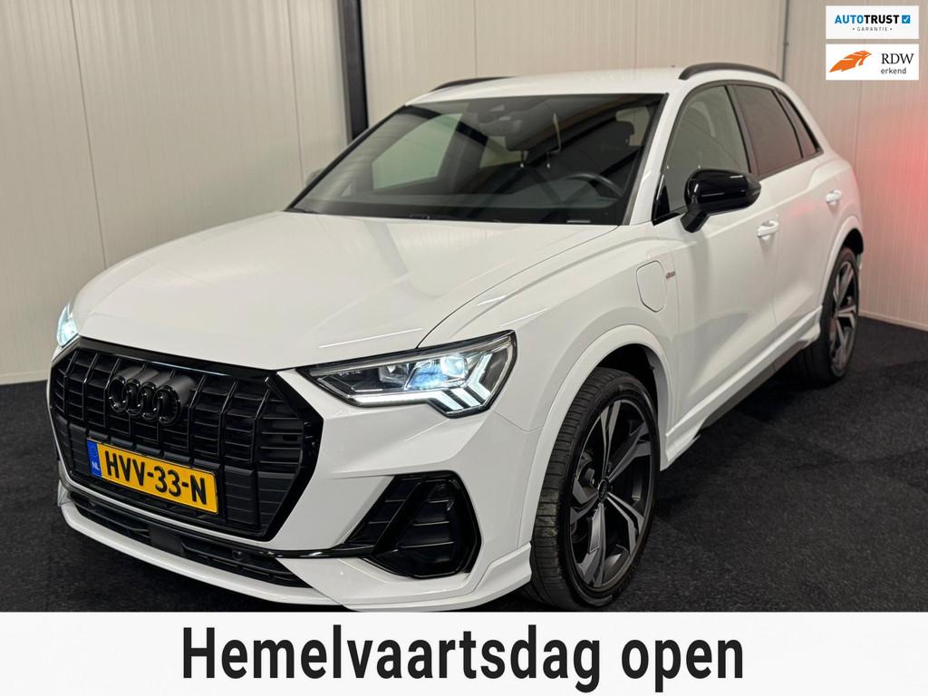 Audi Q3 45 TFSI e 3x S-line 2022 265PK MATRIX/KEYLESS/20"/CA, Auto's, Gebruikt, Wit, Plug-in hybride, Hybride Elektrisch/Benzine