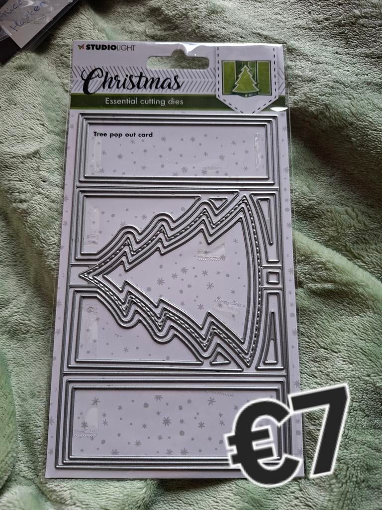 Nieuwe Studio Light Christmas Essential Cutting Dies, Hobby en Vrije tijd, Ophalen of Verzenden, Nieuw