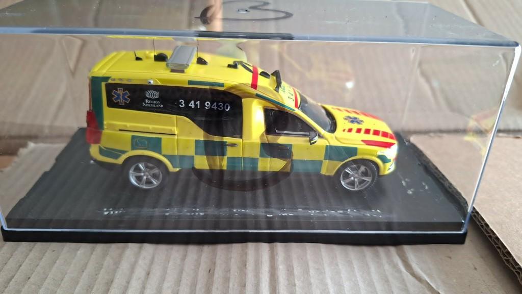 B Keus volvo ambu geel sormland, Ophalen of Verzenden, Zo goed als nieuw, Auto, Dinky Toys