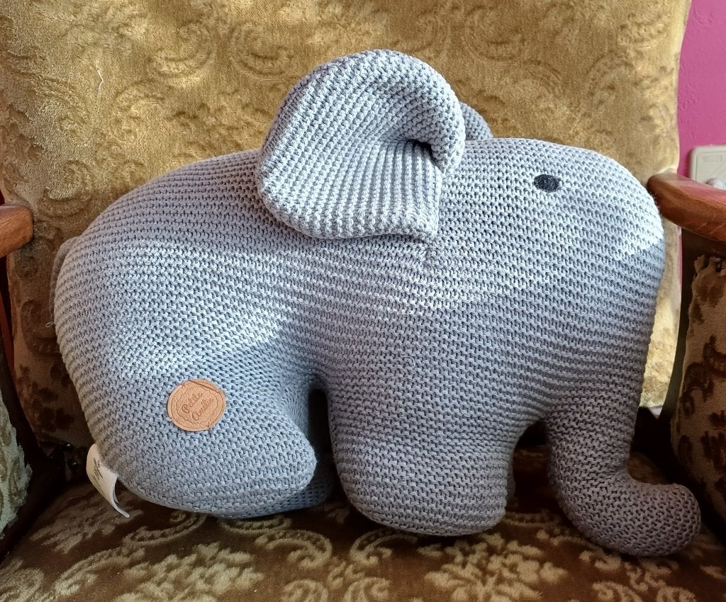 Olifant gebreid,knuffel,decoratie,kussen,Petite Amélie,retro, Petite Amélie, Verzenden, Overige typen, Zo goed als nieuw