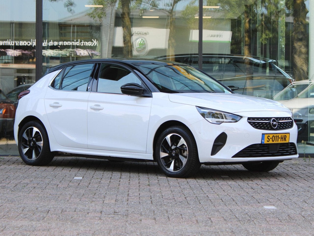 Opel CORSA-E Electric 50 kWh | Apple Carplay / Camera / Clim, Automaat, 136 pk, Gebruikt, 57 €/maand