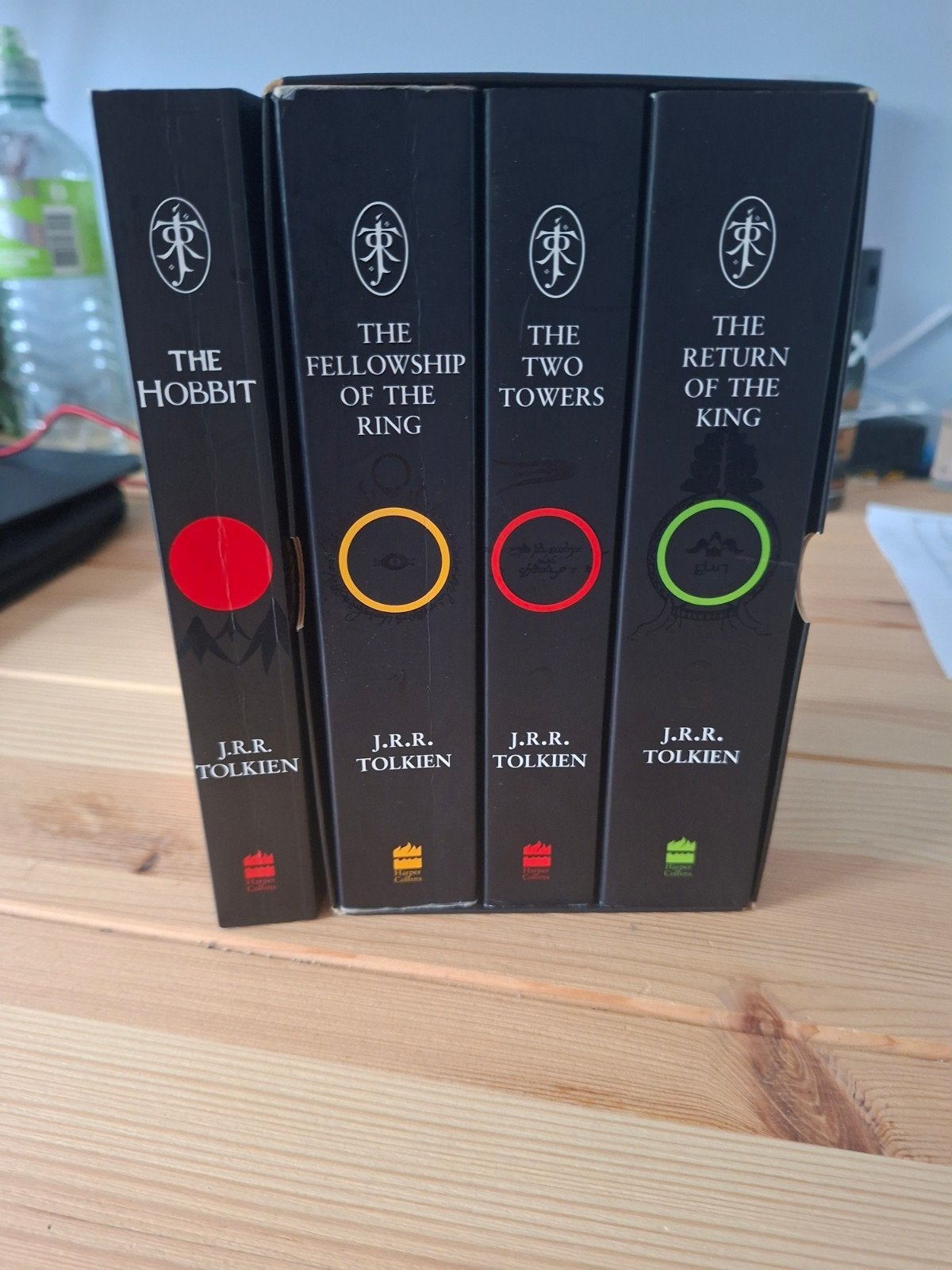 The Hobbit & The Lord of the Rings Boxset - J.R.R. Tolkien, Boeken, Ophalen of Verzenden, Zo goed als nieuw, J.R.R. Tolkien, Europa overig