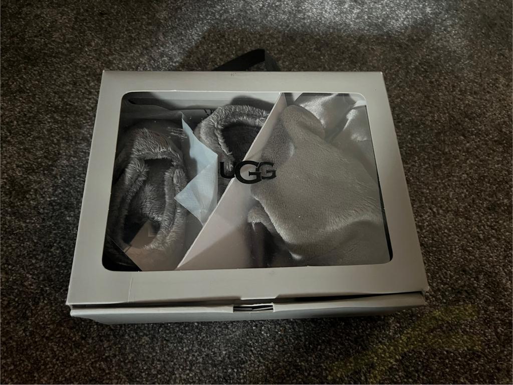 Baby slofjes ugg 12-18maanden, Slofjes, Jongetje of Meisje, Ophalen of Verzenden, Zo goed als nieuw
