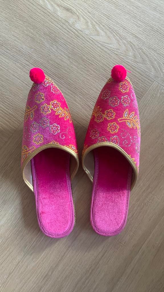 Sprookjesachtige roze slofjes - Maat 38 - Nieuw!, Kleding | Dames, Ophalen of Verzenden, Nieuw, Roze, Pantoffels of Sloffen