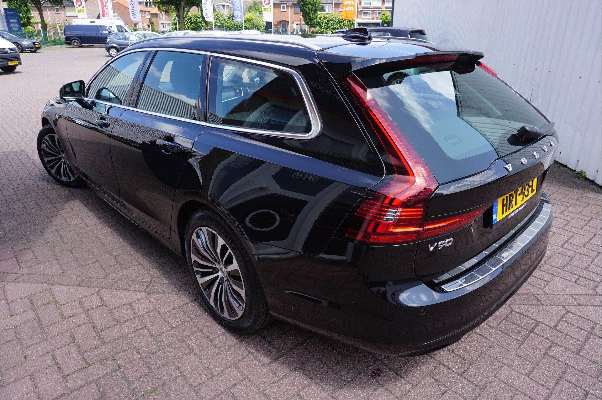 Volvo V90 2.0 B4 Momentum Pro Automaat (bj 2021), Dealer onderhouden, Zwart, 4 cilinders, Zwart