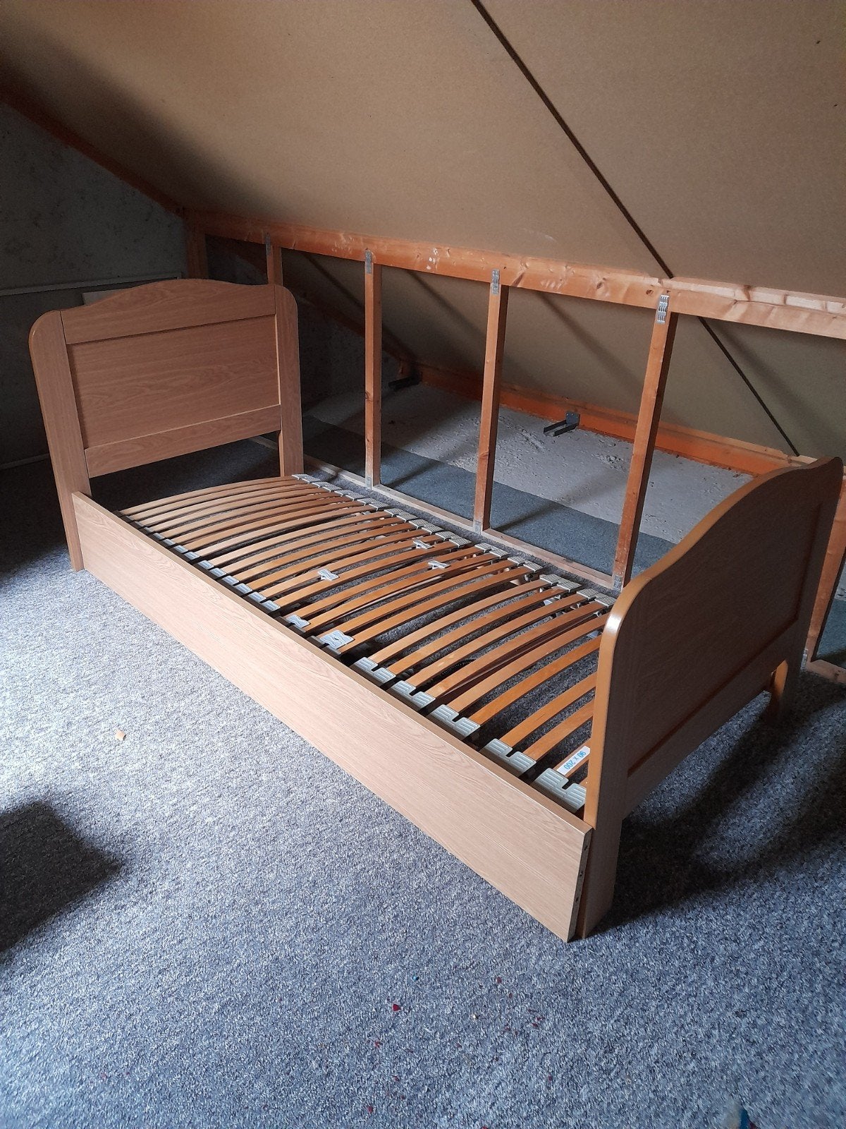Seniorenbed 90x200 met elektrische lattenbodem, Ophalen