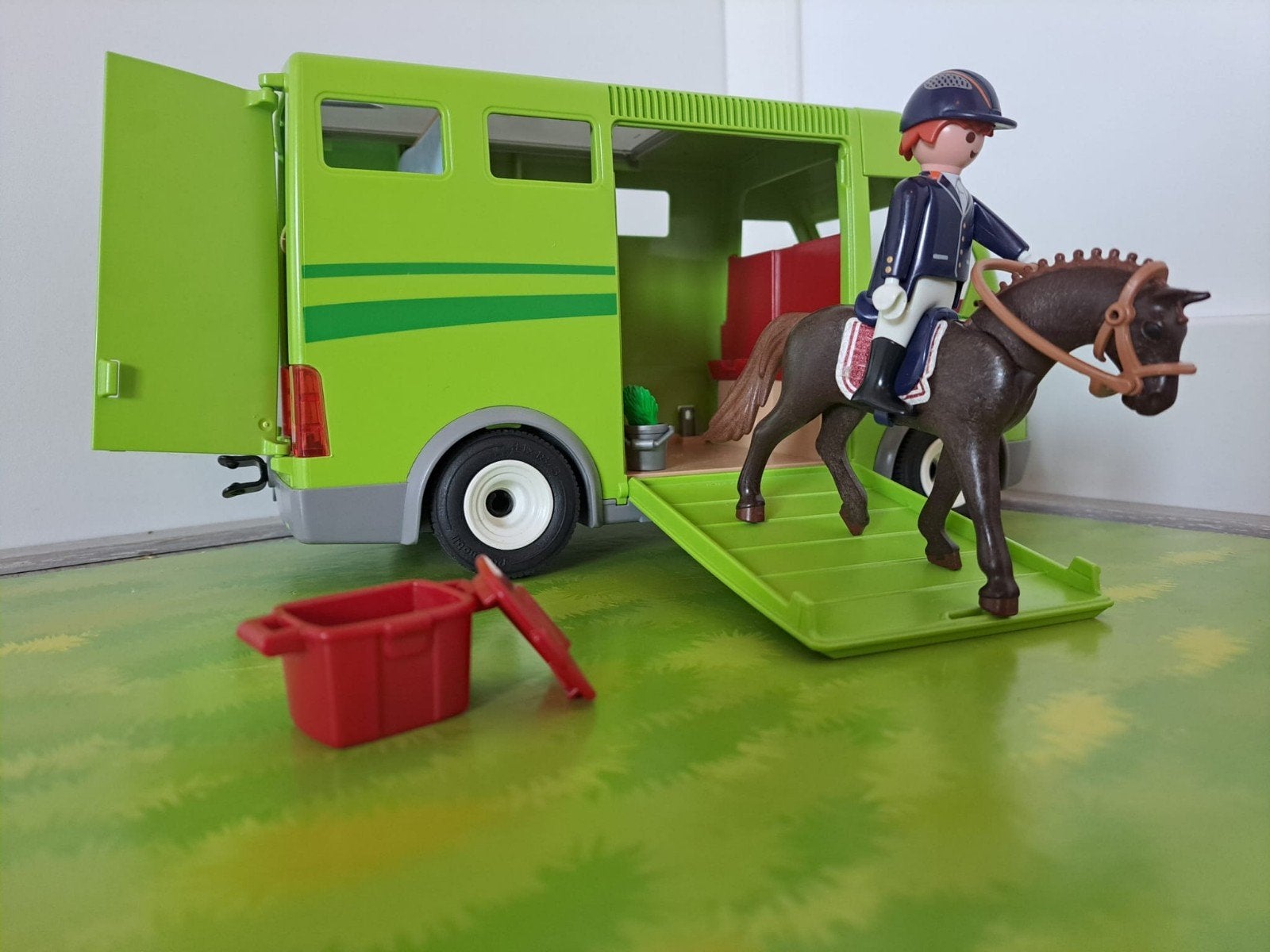 Playmobil 6928 Paardenvrachtwagen met paard en ruiter, Kinderen en Baby's, Speelgoed | Playmobil, Ophalen of Verzenden, Zo goed als nieuw
