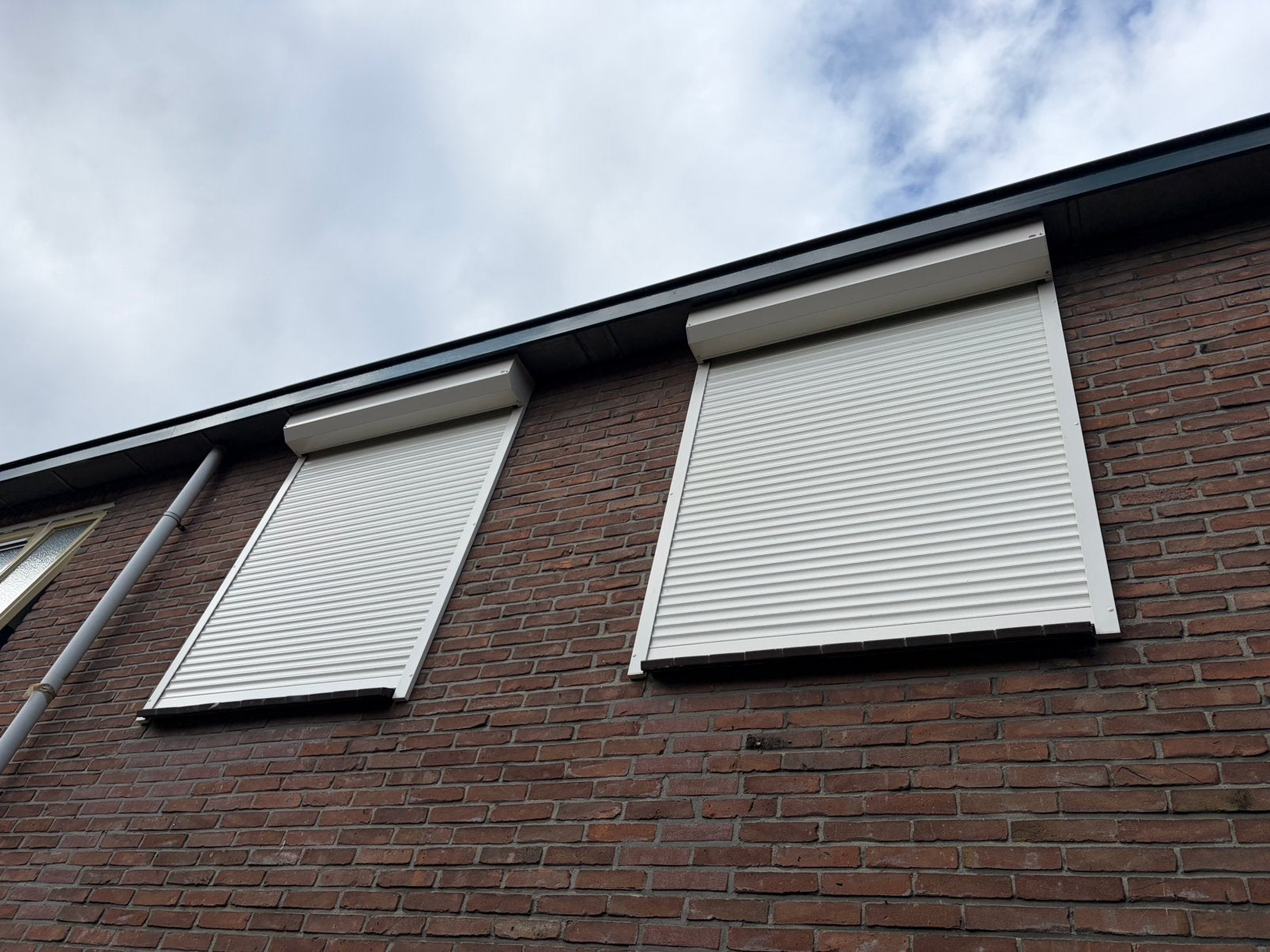 3x nieuw Suncircle WiFi Elektrisch rolluik 5 jaar garantie, Doe-het-zelf en Verbouw, Ophalen, Zo goed als nieuw, Crème of Beige