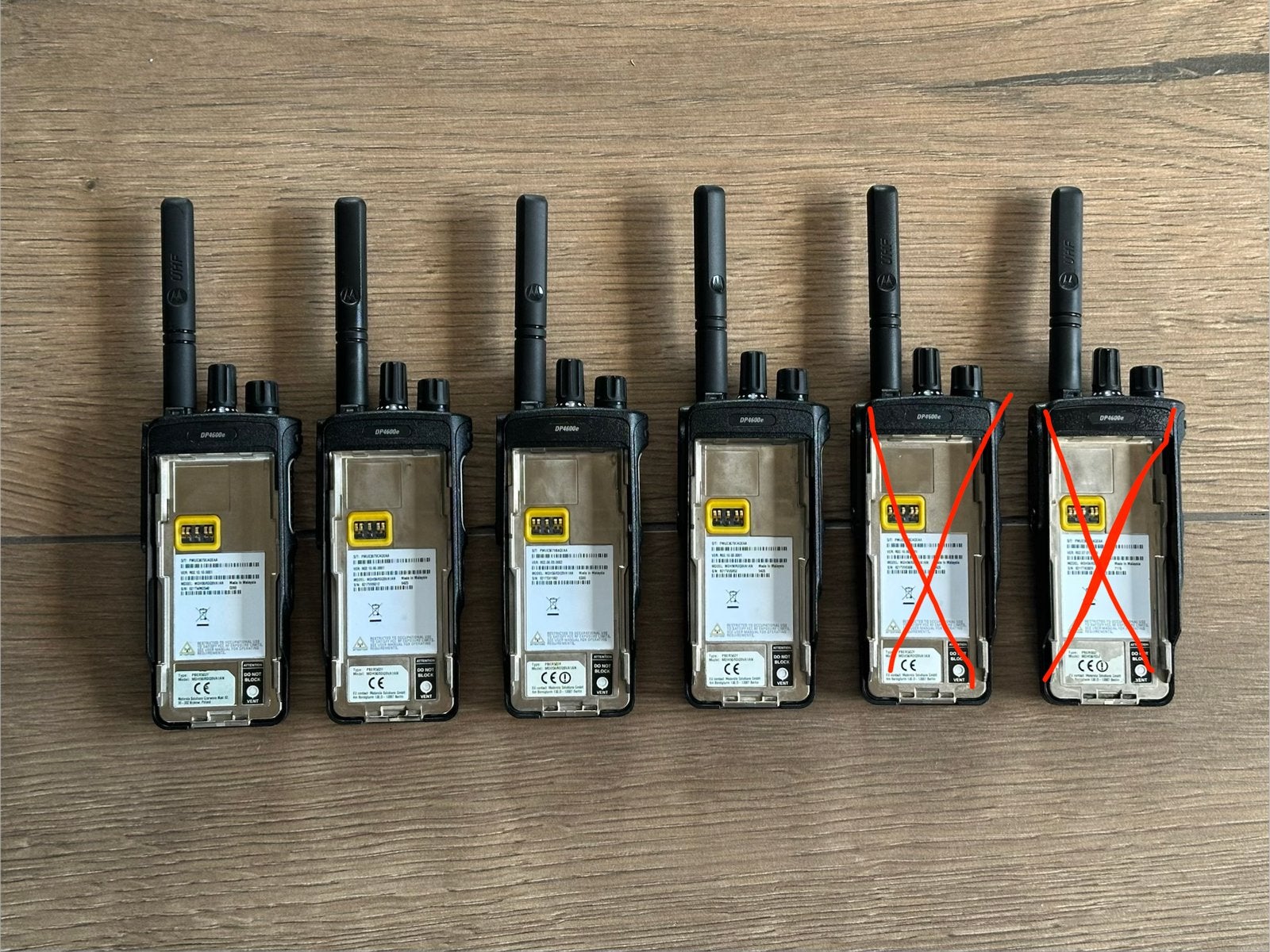 4x Motorola DP4600e (UHF) - zeer complete set!, 15 km of meer, Ophalen of Verzenden, Zo goed als nieuw, Portofoon of Walkie-talkie