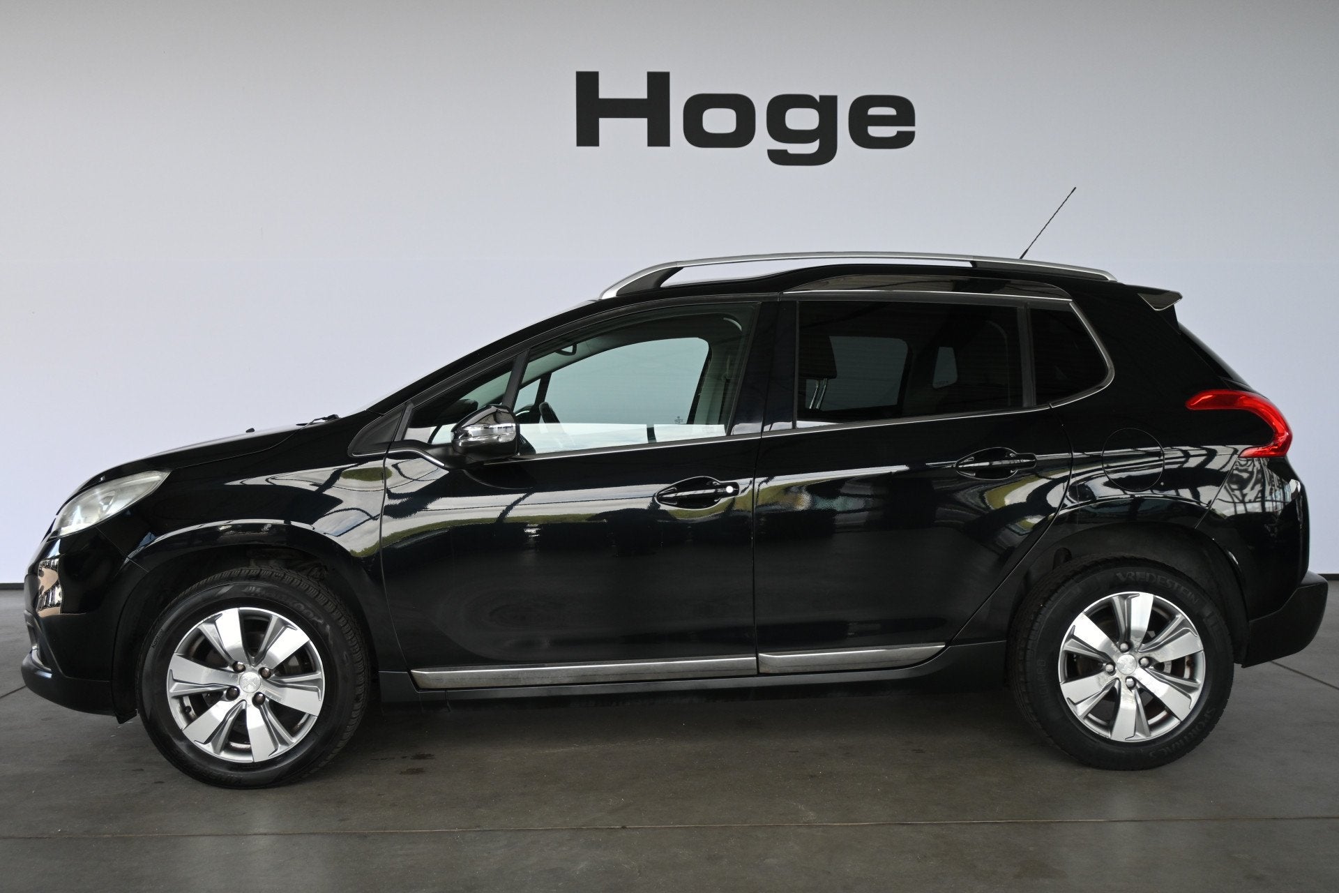Peugeot 2008 1.6 e-HDi Blue Lease Executive Nap! Clima Navig, Auto's, Voorwielaandrijving, Euro 5, Parkeersensor, Gebruikt