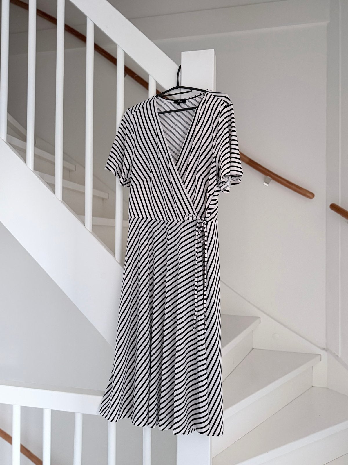 C&A gestreepte wikkeljurk, maat L, Kleding | Dames, Zwart, Maat 42/44 (L), Ophalen of Verzenden, Zo goed als nieuw