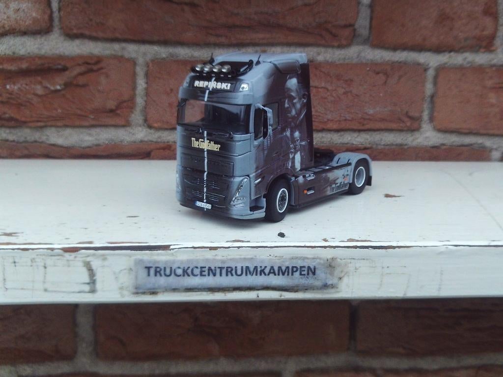 WSI  Volvo  FH5  Globetrotter  van  Repinski., Ophalen of Verzenden, Nieuw, Bus of Vrachtwagen, Wsi