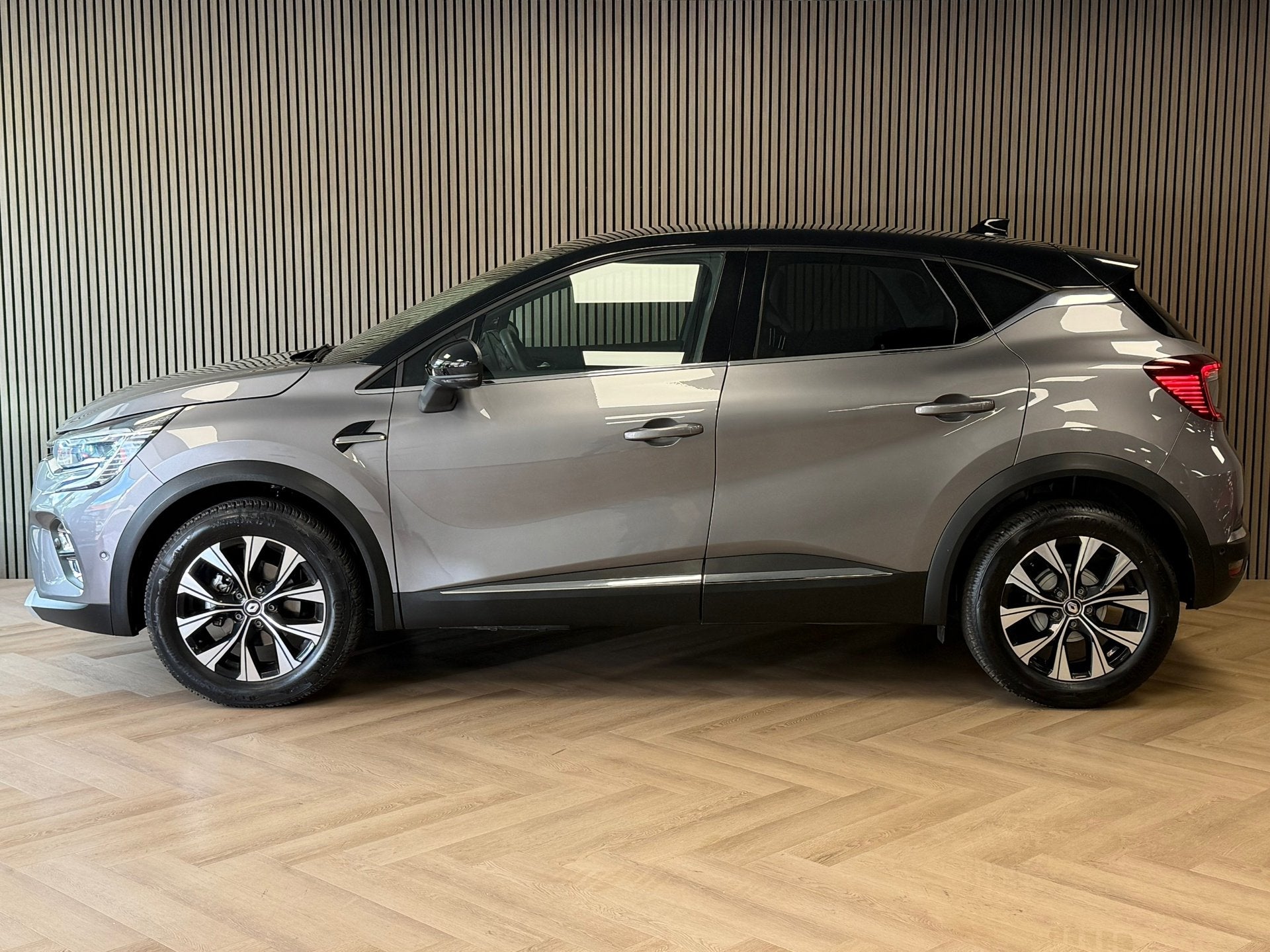 Renault Captur 1.3 mild hybrid 140 techno AUT. NAVIGATIE 360, Auto's, 1373 kg, Gebruikt, 4 cilinders, Met garantie (alle)