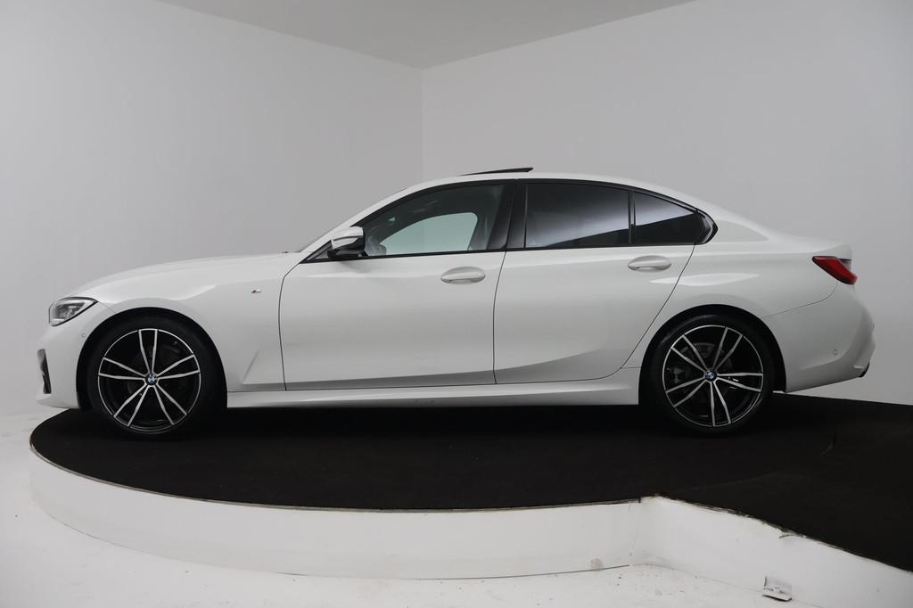 BMW 3-serie 320i High Executive Edition (PANORAMADAK, CAMERA, Automaat, 1998 cc, Achterwielaandrijving, Gebruikt