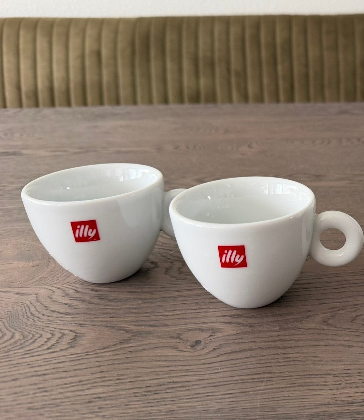Set van 2 Illy koffie kopjes, Nieuw, Ophalen of Verzenden, Kop(pen) en/of Schotel(s), Porselein