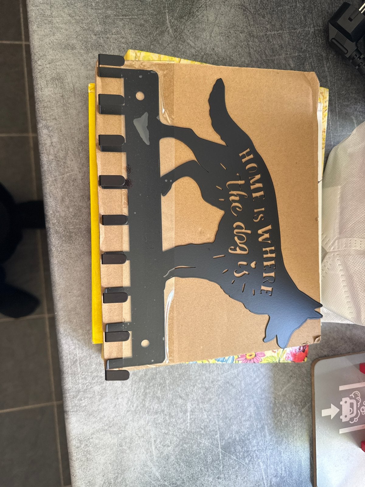Leuke kapstok met honden thema - "Home is where the dog is", Gebruikt, Minder dan 100 cm, Metaal, Ophalen