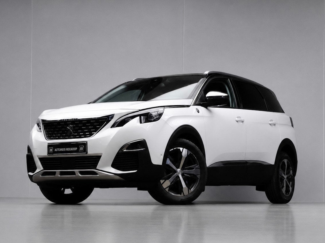 Peugeot 5008 1.2 PureTech Executive (APPLE CARPLAY,NAVI,LED,, Auto's, Gebruikt, 1199 cc, 7 stoelen, Wit