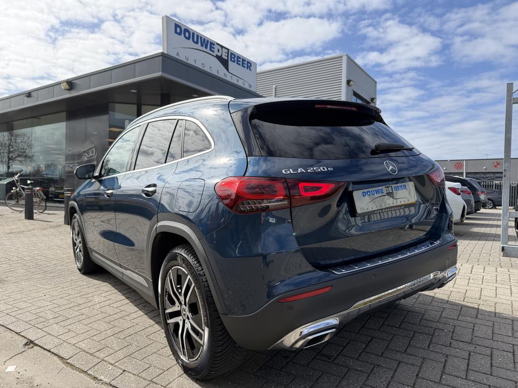 Mercedes-Benz GLA 250 e AMG Line Trekhaak | Keyless | Camera, 12 maanden, Blauw, Leder en Stof, Bedrijf