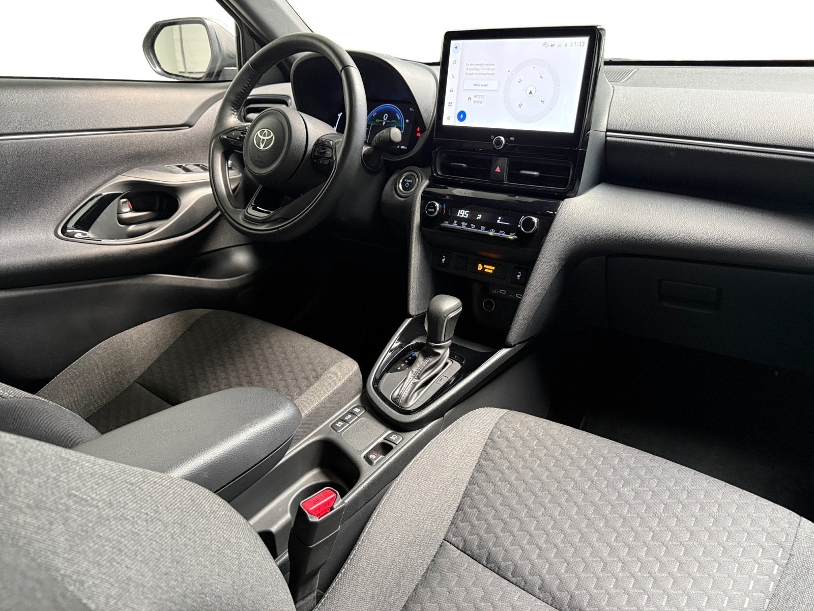Toyota Yaris Cross 1.5 Hybrid 115 Dynamic I Stuur en Stoelve, Stof, Gebruikt, 750 kg, 1165 kg
