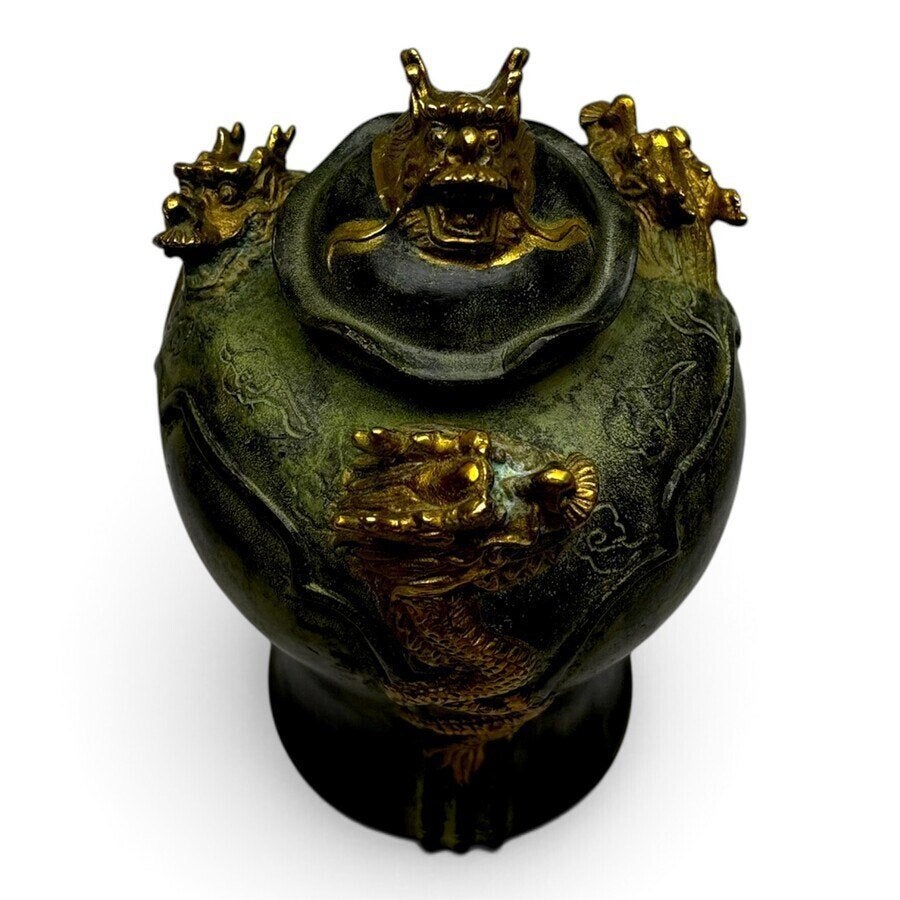 Chinese bronzen dekselvaas met draak