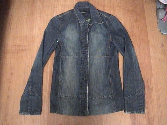 DKNY blauwe spijkerjas maat S / 36 / 38 leuk model ZGAN € 15, Maat 38/40 (M), Blauw, DKNY, Ophalen of Verzenden