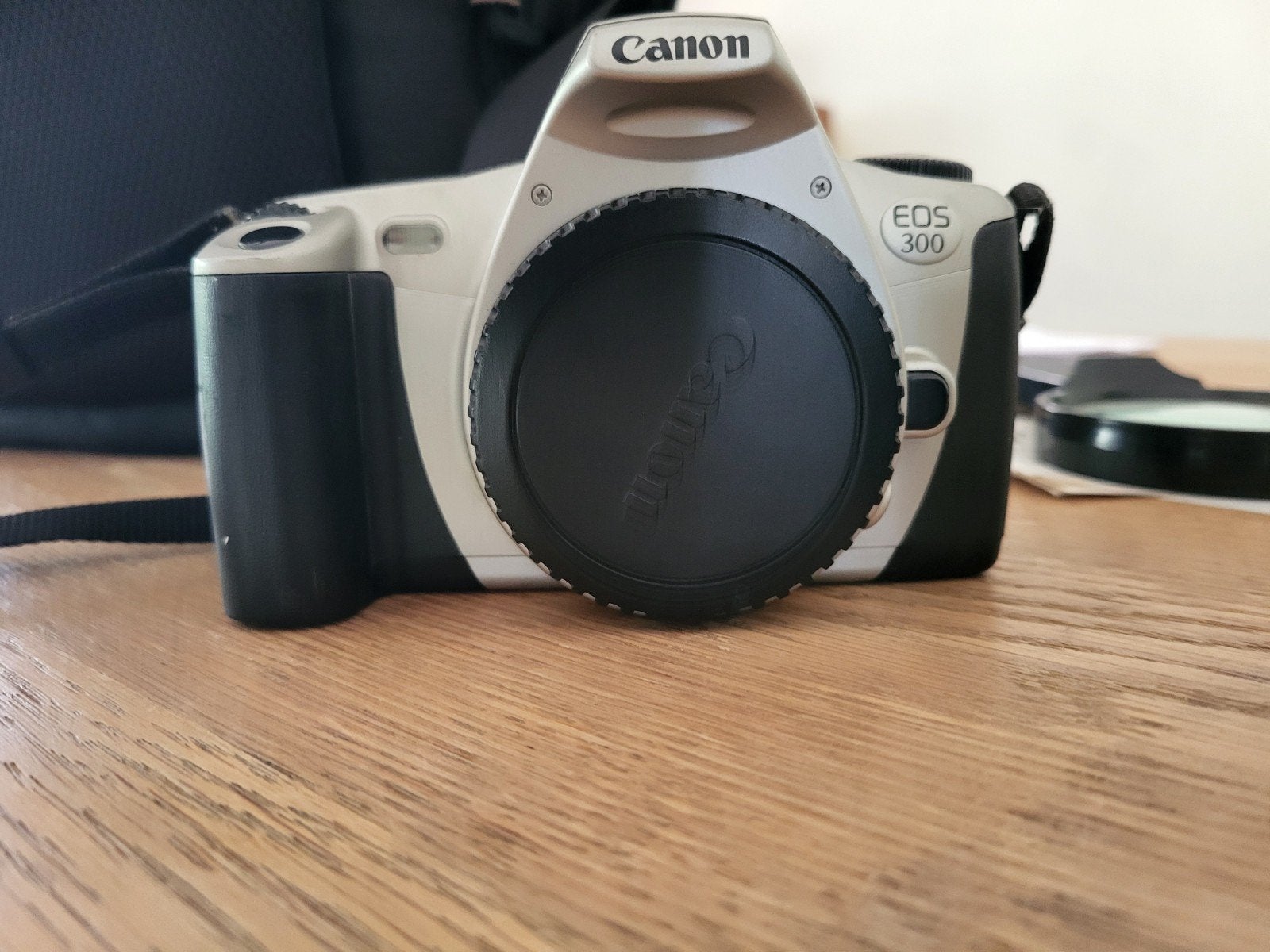Canon EOS 300  lenzen: Canon EF 28-80mm en Voigtländer 7, Gebruikt, Canon, Ophalen of Verzenden, Standaardlens