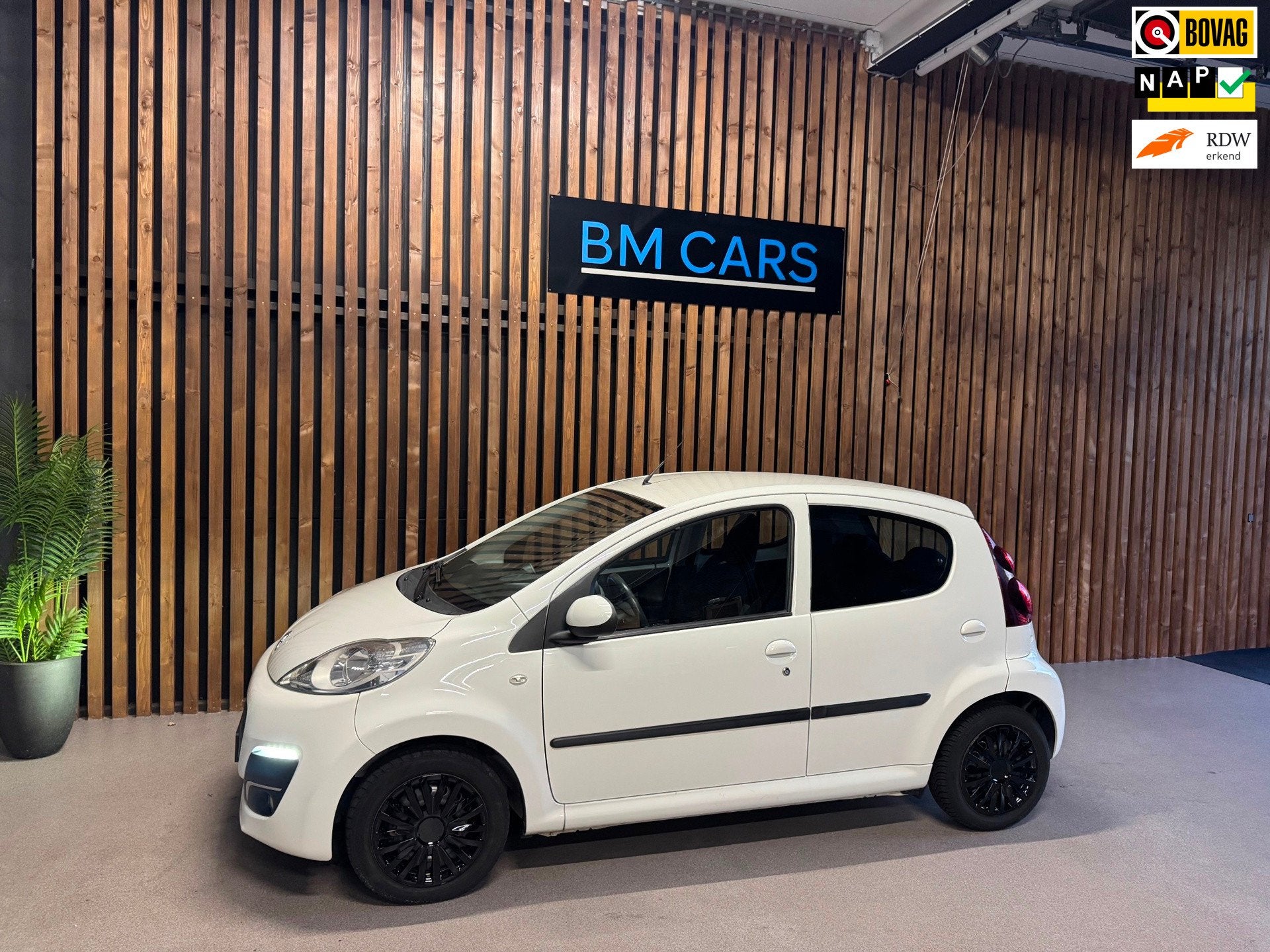 Peugeot 107 1.0 Active Airco,2e eig, Led, Toerenteller, Auto's, Voorwielaandrijving, Euro 5, Gebruikt, Electronic Stability Program (ESP)