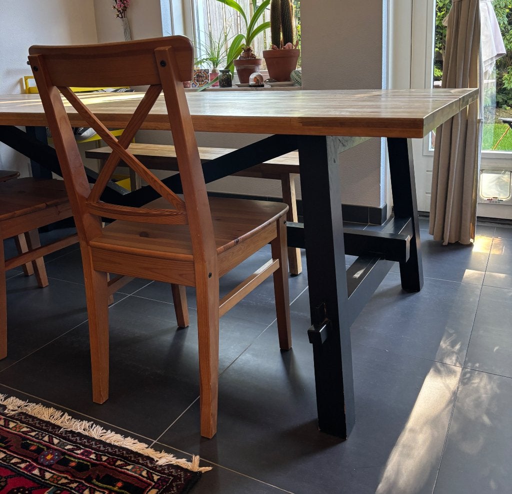 Robuuste houten eettafel 235cm met 3 stoelen, Ophalen, Gebruikt, 200 cm of meer, 50 tot 100 cm
